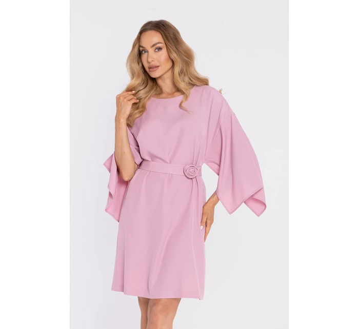 model 22040627 Šaty s ozdobnými širokými rukávy pudrové - Moe