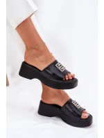 Kožené Dámské Pantofle S Ozdobou Černé model 21695126 - VINCEZA