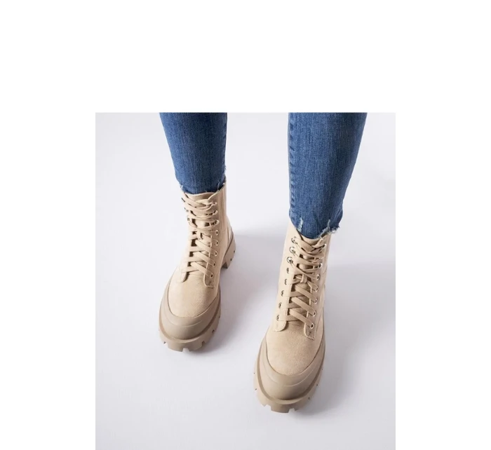 Boty model 205103 Solea Boty model 205103 Solea