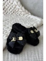 Kožešinové dámské pantofle s mašlí a zlatým zdobením Černé Nolara Kožešinové dámské pantofle s mašlí a zlatým zdobením Černé Nolara