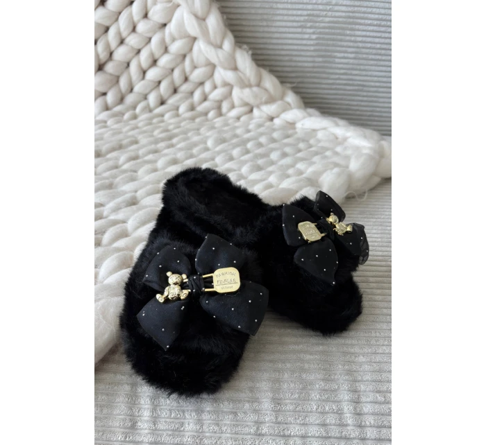 Kožešinové dámské pantofle s mašlí a zlatým zdobením Černé Nolara Kožešinové dámské pantofle s mašlí a zlatým zdobením Černé Nolara