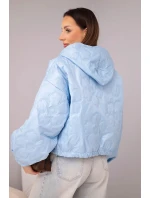 Dámská prošívaná bunda s kapucí a ozdobným květinovým model 21998366 modrá - K-Fashion