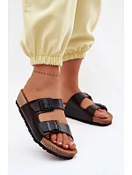 Dámské pantofle s přezkami model 22094910 Černé - Inblu Dámské pantofle s přezkami model 22094910 Černé - Inblu