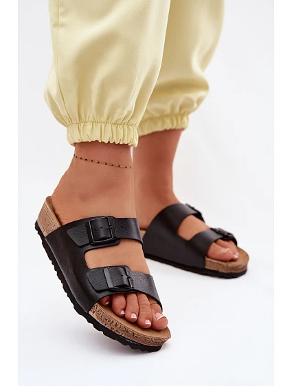 Dámské pantofle s přezkami model 22094910 Černé - Inblu Dámské pantofle s přezkami model 22094910 Černé - Inblu