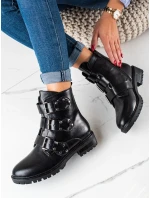 Komfortní dámské černé kotníčkové boty na plochém podpatku Komfortní dámské černé kotníčkové boty na plochém podpatku