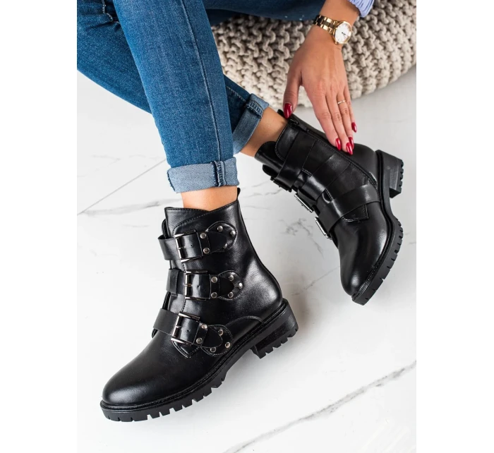 Komfortní dámské černé kotníčkové boty na plochém podpatku Komfortní dámské černé kotníčkové boty na plochém podpatku