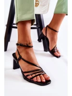 Klasické lakované sandály na podpatku černé model 21591783 - Boto Klasické lakované sandály na podpatku černé model 21591783 - Boto