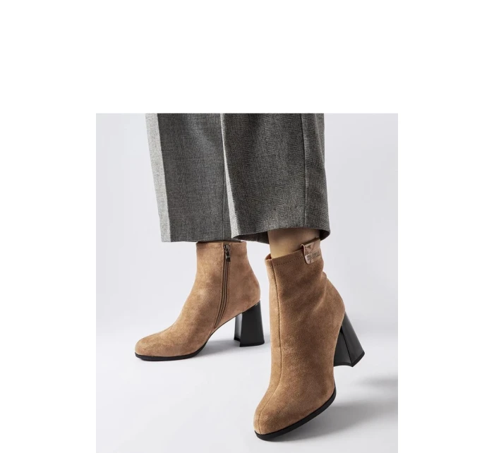 Boty na podpatku  model 205851 Solea