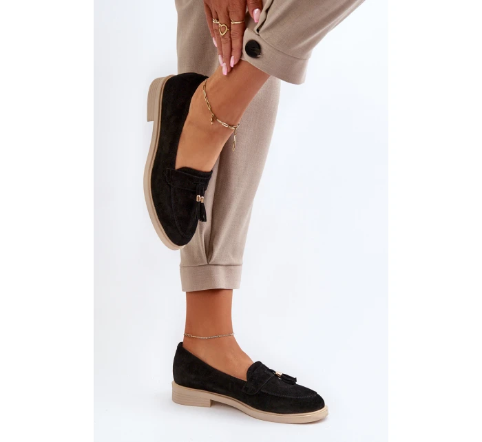 Černé Dámské Semišové Mokasíny Na Ploché Podrážce model 21652477 - Zazoo Černé Dámské Semišové Mokasíny Na Ploché Podrážce model 21652477 - Zazoo