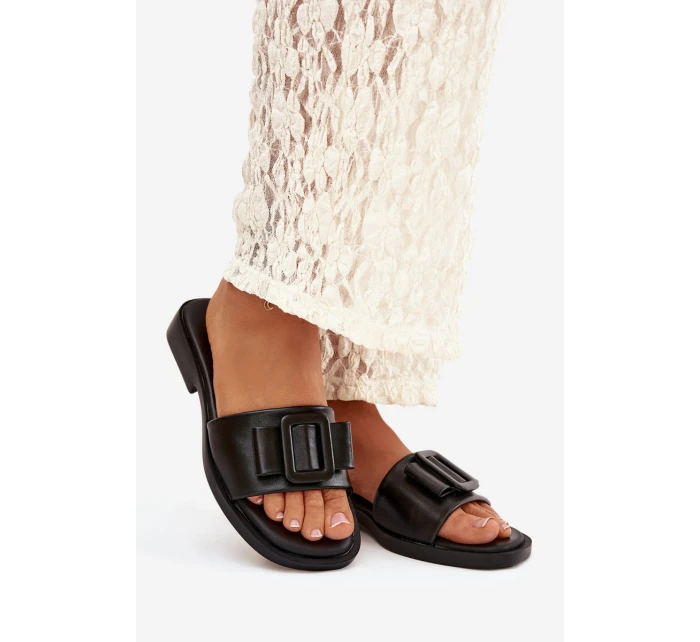 Dámské pantofle na ploché podrážce s přezkou Černé model 21900557 - Boto Dámské pantofle na ploché podrážce s přezkou Černé model 21900557 - Boto