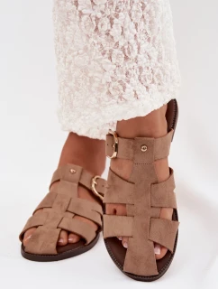 Dámské nazouváky na ploché podrážce s pásky a zlatou sponou Bežové model 22032098 - Boto