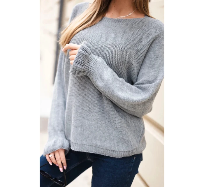 Svetr dámský z mohéru s nařasenými rukávy a výstřihem na zádech šedý