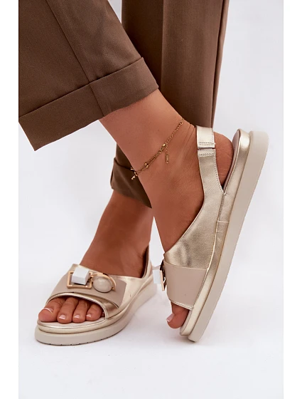 Kožené dámské sandály s ozdobou D&A GR61-5932 Zlaté Kožené dámské sandály s ozdobou D&A GR61-5932 Zlaté