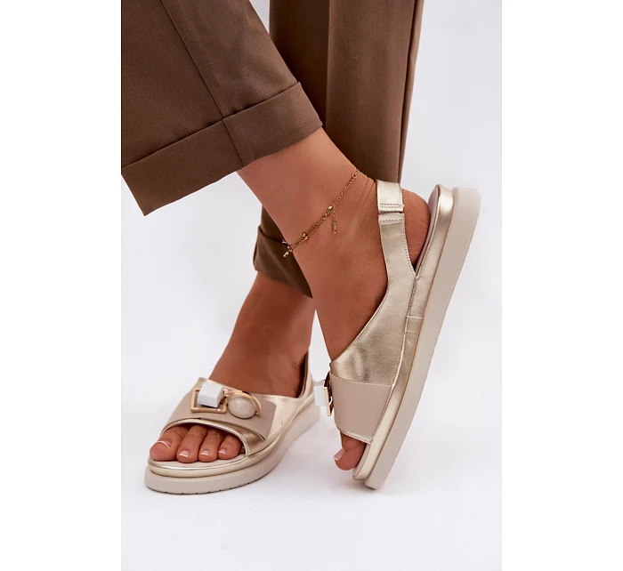 Kožené dámské sandály s ozdobou D&A GR61-5932 Zlaté Kožené dámské sandály s ozdobou D&A GR61-5932 Zlaté