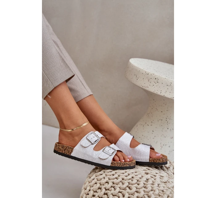 pantofle na korkové podrážce s přezkami světle šedé model 21685392 - Boto pantofle na korkové podrážce s přezkami světle šedé model 21685392 - Boto