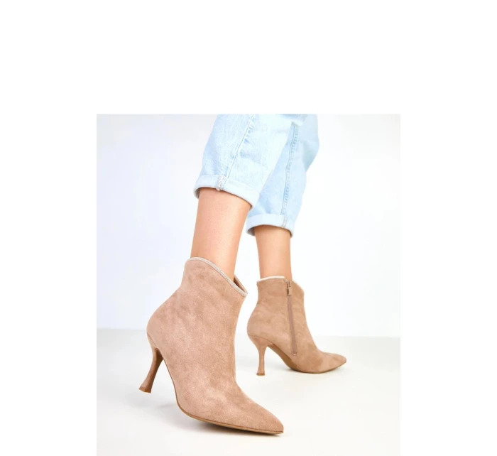 Boty na podpatku  model 217907 Solea