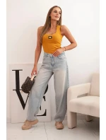 Dámská pruhovaná top na ramínkách s ozdobnou nášivkou hořčicová