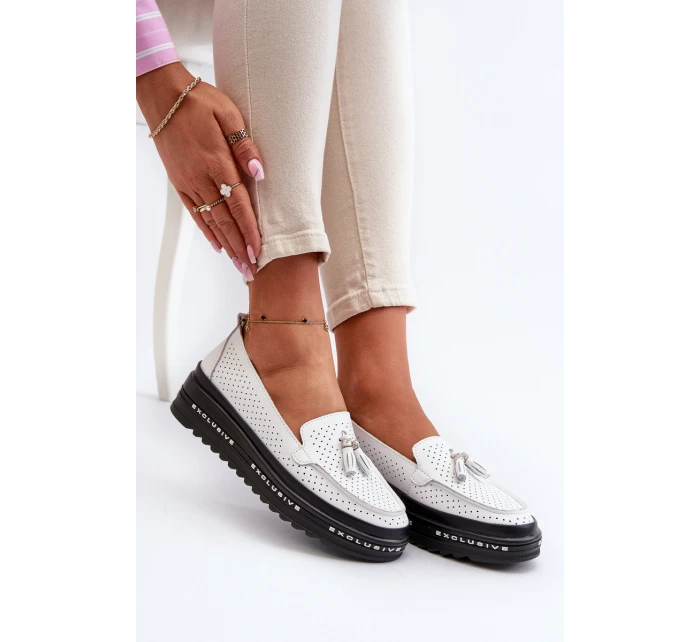 Bílé dámské kožené mokasíny na platformě model 21656082 - EVENTO Bílé dámské kožené mokasíny na platformě model 21656082 - EVENTO