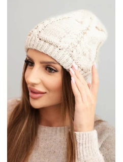 Dámská zimní čepice z vlny s pleteným vzorem K452 béžová