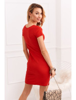 Červené šaty s krátkým rukávem