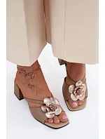 Klapky na podpatku model 228378 Step in style Klapky na podpatku model 228378 Step in style