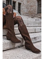Dámské kožené semišové kozačky na nízkém podpatku, zateplené Big Star model 22386445 Hnědé - Big Star Shoes Dámské kožené semišové kozačky na nízkém podpatku, zateplené Big Star model 22386445 Hnědé - Big Star Shoes