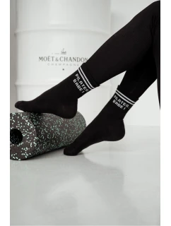 Dámské ponožky s nápisem „PILATES, BABE!“ – černé