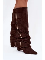 Dámské kozačky na podpatku s lemem a zlatými Eco semiš čokoládové model 21786876 - Boto Dámské kozačky na podpatku s lemem a zlatými Eco semiš čokoládové model 21786876 - Boto