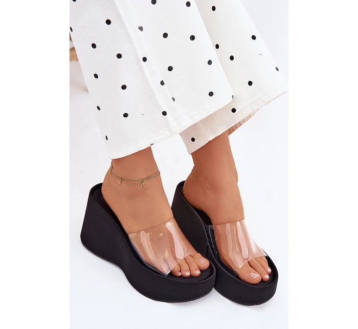 Dámské sandály na platformě s páskem Černé model 22107268 - Boto Dámské sandály na platformě s páskem Černé model 22107268 - Boto