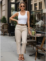 Dámské džíny s páskem mom fit model 22206991 béžové - FashionStreet Dámské džíny s páskem mom fit model 22206991 béžové - FashionStreet