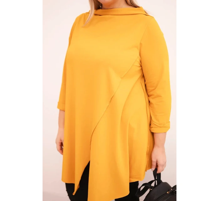 Dámská bavlněná blůza Plus Size asymetrická s ohrnovacími rukávy hořčicová Dámská bavlněná blůza Plus Size asymetrická s ohrnovacími rukávy hořčicová