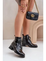 Kožené lakované kotníkové boty na podpatku zateplené D&A JC42-53 černé Kožené lakované kotníkové boty na podpatku zateplené D&A JC42-53 černé