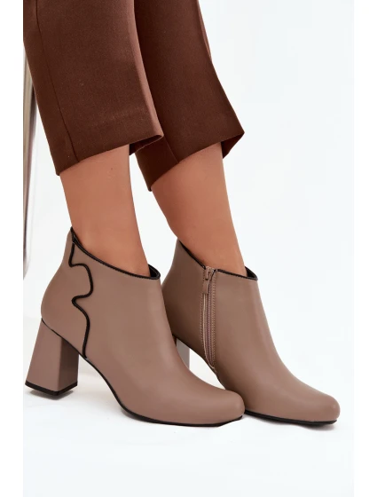 Dámské zateplené kotníkové boty na sloupku – béžové Ivessara Dámské zateplené kotníkové boty na sloupku – béžové Ivessara