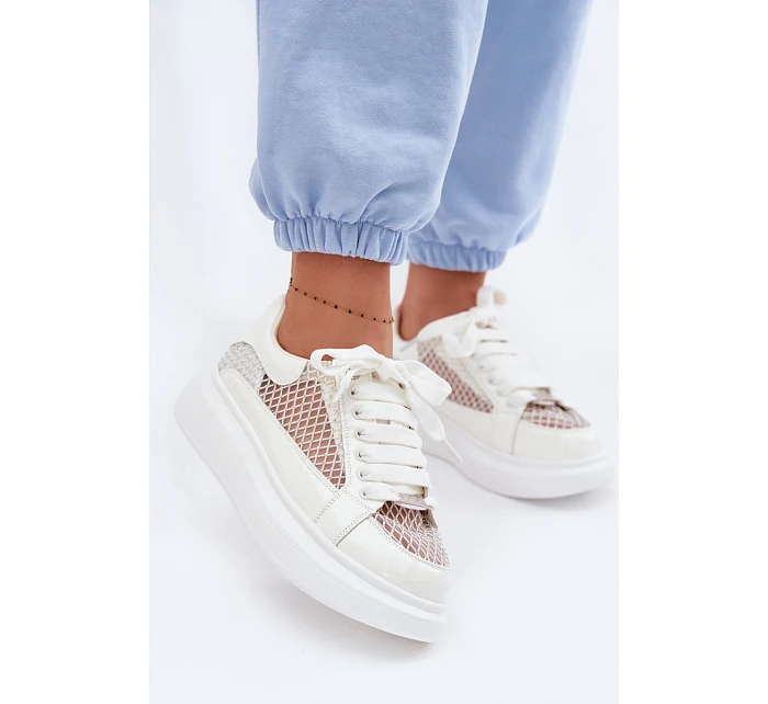 Kožené Dámské Tenisky S Dekorací model 22095158 Bílé - Goe Kožené Dámské Tenisky S Dekorací model 22095158 Bílé - Goe