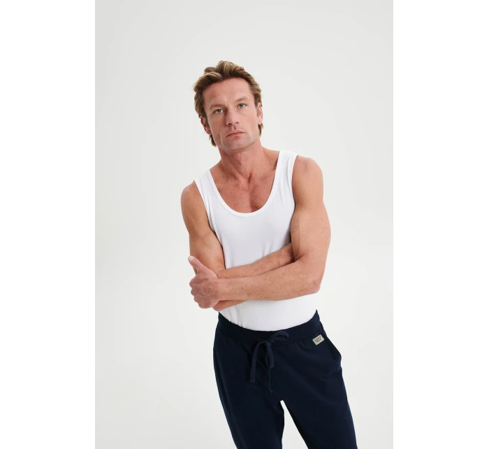 Jednoduché kalhoty s kapsami model 20515678 - Vamp Jednoduché kalhoty s kapsami model 20515678 - Vamp