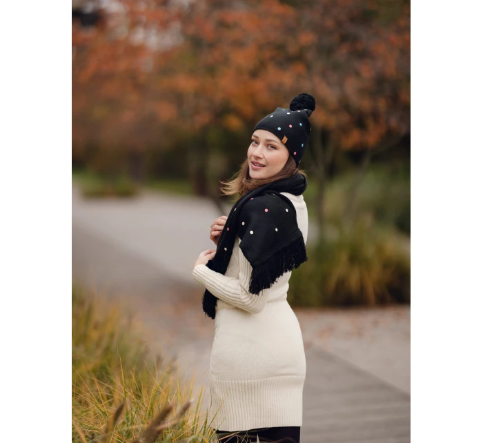 Dámský set šály a čepice Vuch Nurit Set M-Black Dámský set šály a čepice Vuch Nurit Set M-Black