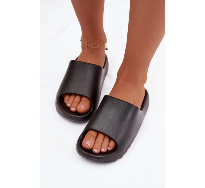 Dámské pantofle na platformě černé Olyria