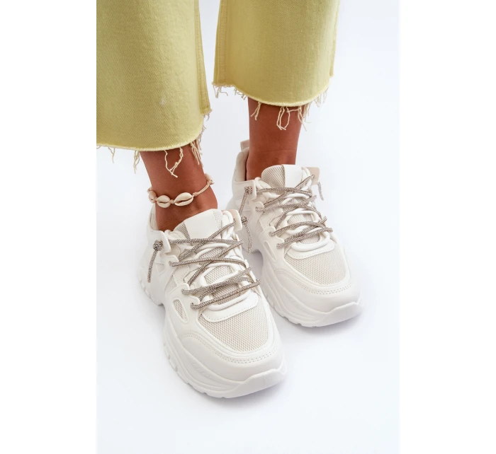 Dámské tenisky na masivní podrážce s ozdobným šněrováním Bílé Relissa Dámské tenisky na masivní podrážce s ozdobným šněrováním Bílé Relissa