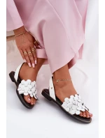 Kožené sandály na plochém podpatku bílé model 21694281 - Zazoo