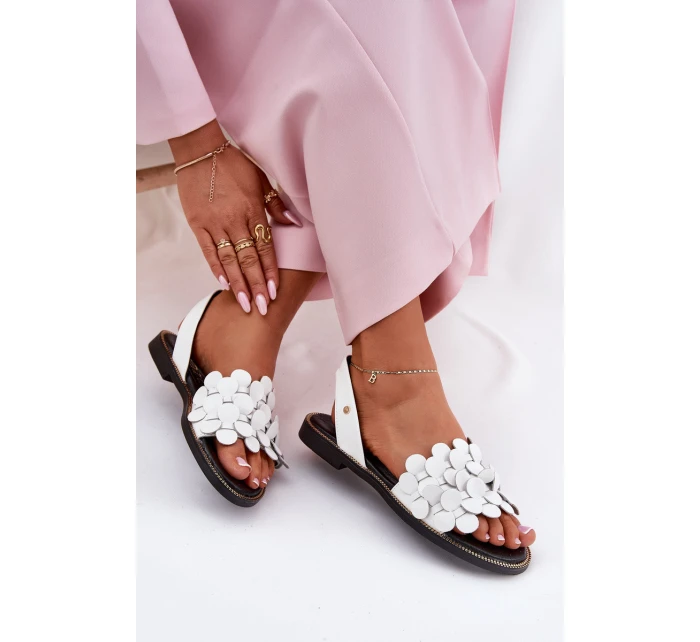 Kožené sandály na plochém podpatku bílé model 21694281 - Zazoo