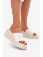 Dámské Pantofle Na Klínu Eko Kůže Světle Béžové Obenae Dámské Pantofle Na Klínu Eko Kůže Světle Béžové Obenae