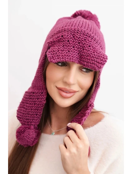 Dámská zimní čepice s vlnou s kšiltem a bambulemi K475 tmavě fialová