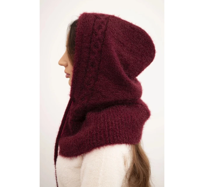 Dámská čepice s kapucí, šněrováním a copánkovým vzorem bordová