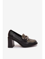 Dámské polobotky na podpatku s a zlatým detailem model 21709852 - Boto