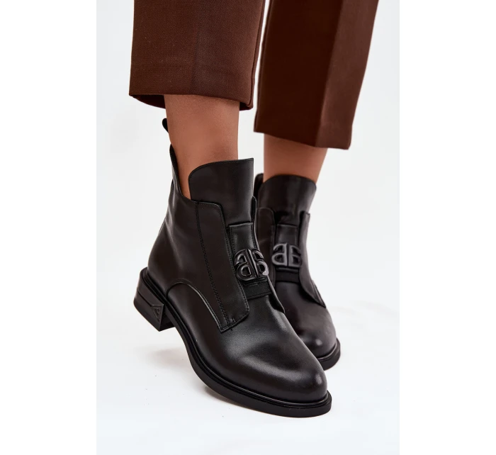 Dámské kotníkové boty zateplené s ozdobným detailem Briselda – černé Dámské kotníkové boty zateplené s ozdobným detailem Briselda – černé