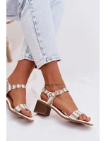 Dámské sandály na bílé model 21961051 - Boto Dámské sandály na bílé model 21961051 - Boto