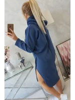 Šaty s kapucí a bočním rozparkem z džínoviny Šaty s kapucí a bočním rozparkem z džínoviny