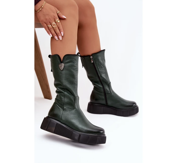 model 21772344 Kožené dámské kozačky s vlnou olivové - Zazoo