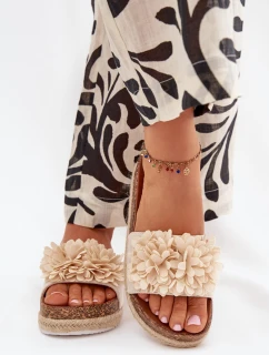 Dámské sandály na platformě s ozdobnými květinami béžové model 21704438 - Boto