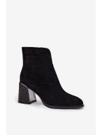 Dámské kotníkové boty Vinceza na sloupku s tlačeným vzorem – černé Dámské kotníkové boty Vinceza na sloupku s tlačeným vzorem – černé